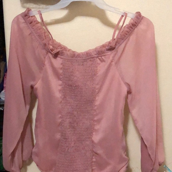 OFF SHOULDER LONG SLEEVE - Picture 2 of 4